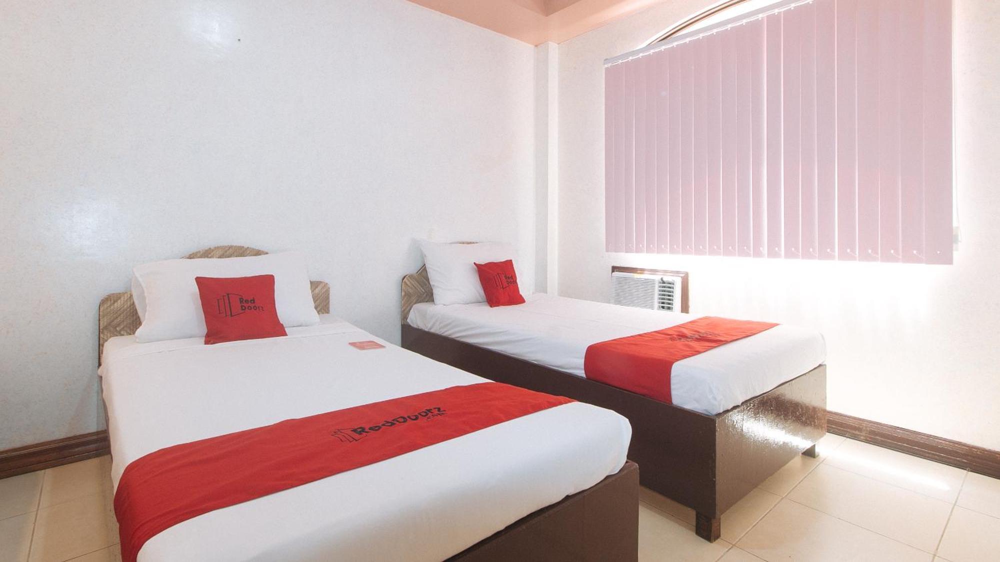 Reddoorz At Coco Grove Tourist Inn Panglao Luaran gambar