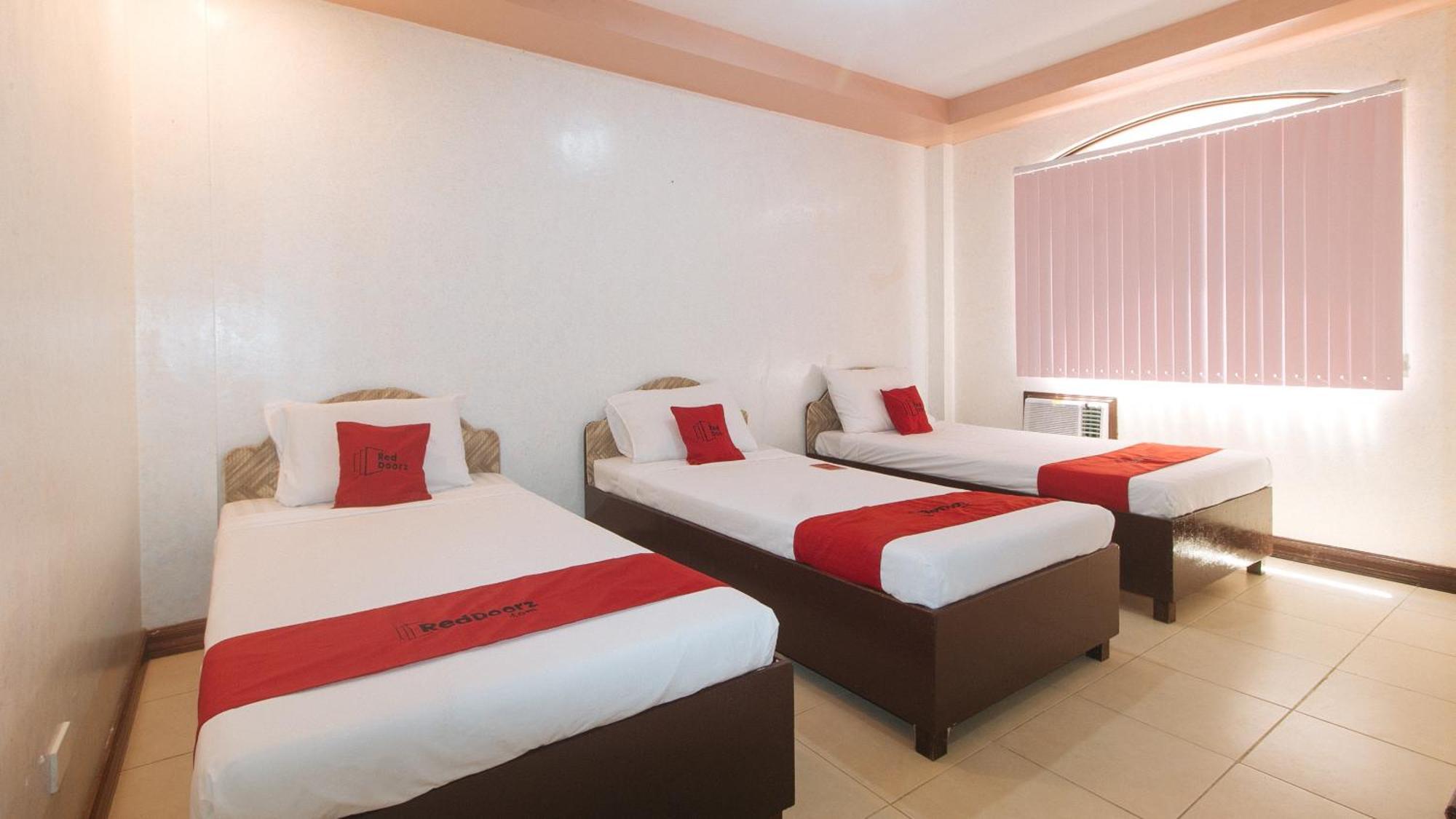 Reddoorz At Coco Grove Tourist Inn Panglao Luaran gambar
